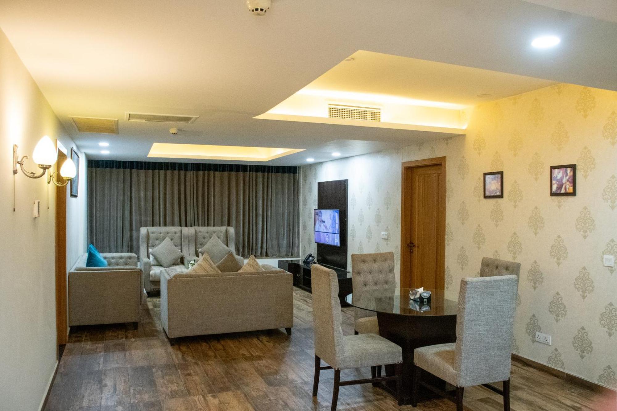 Centaurus Hotel Suites Iszlámábád Kültér fotó