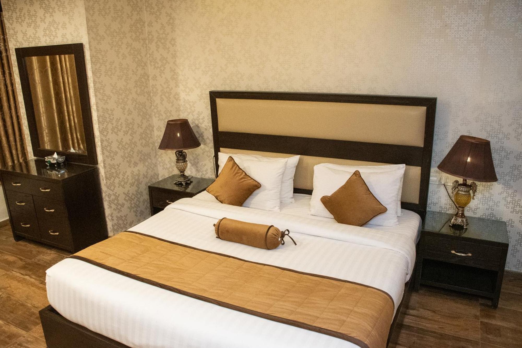 Centaurus Hotel Suites Iszlámábád Kültér fotó